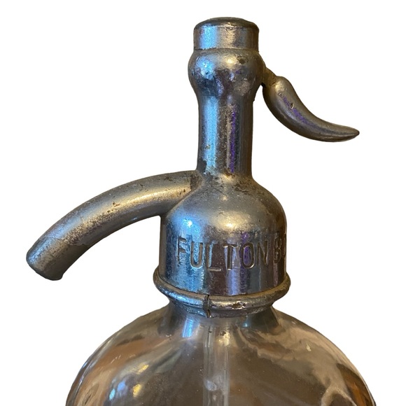 Vintage seltzer bottle Bronx, NY Bottling Co.  812 home st. - Picture 4 of 5